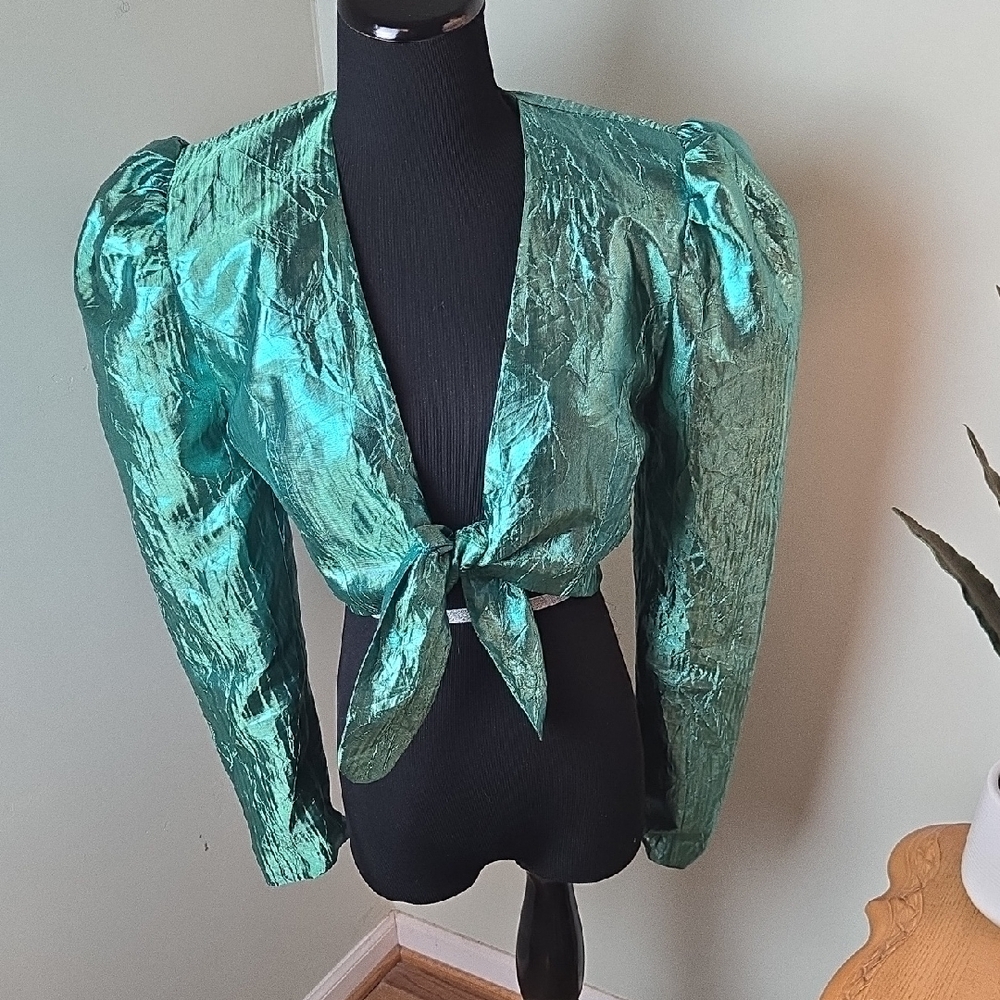 The DOLLS HOUSE Metallic GREEN 80s Tie-Front Puff Sleeve Crop Top